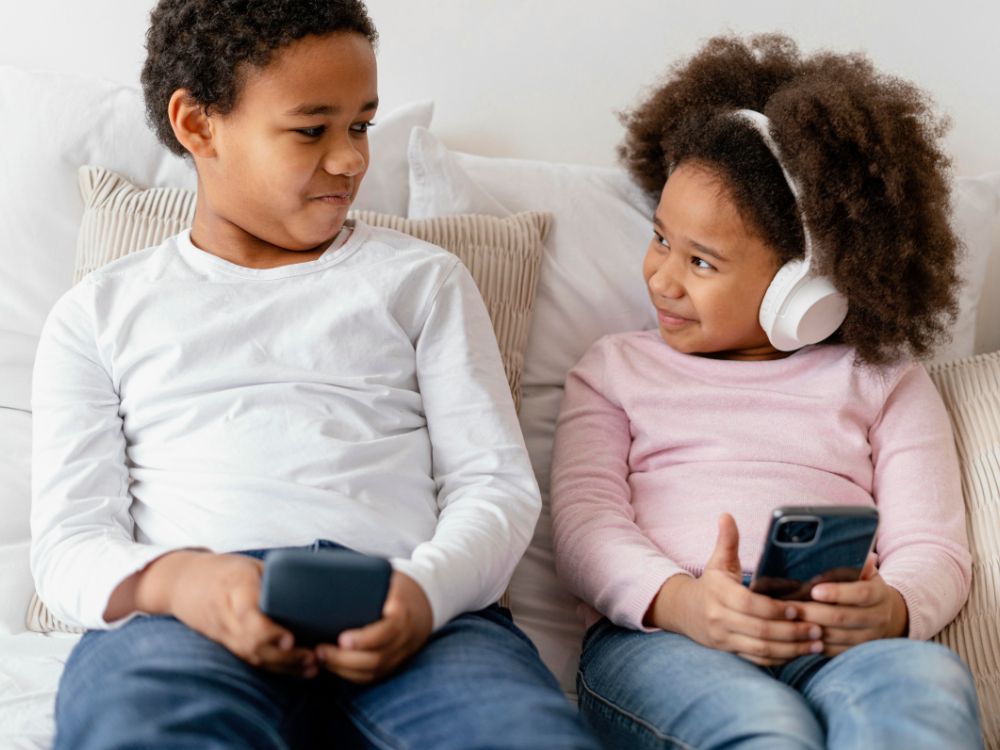 Que presente dar para uma criança? Celular somente a partir dos 10 anos.