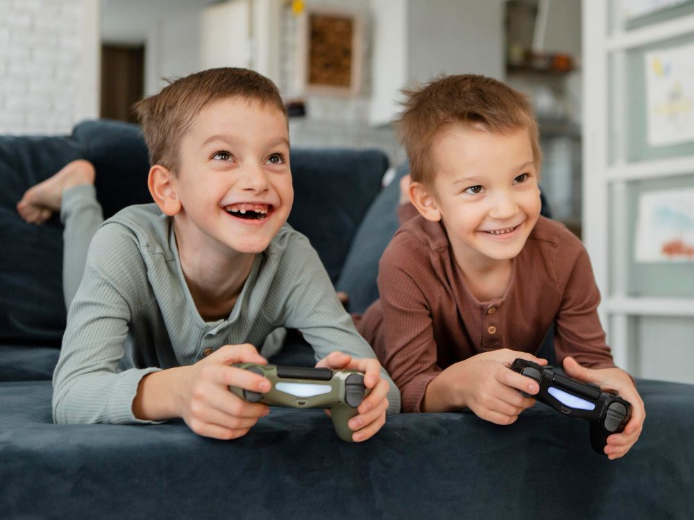 Que presente dar para uma criança? Vídeo games são ótimos, desde que haja limites de tempo de uso e controle da faixa etária.