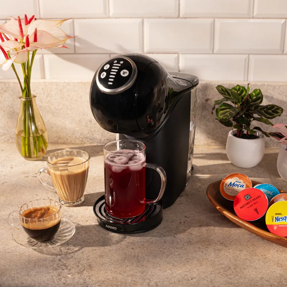 Dentre as melhores cafeteiras de cápsulas, a Dolce Gusto Genio S Plus se destaca pela grande variedade de bebidas.