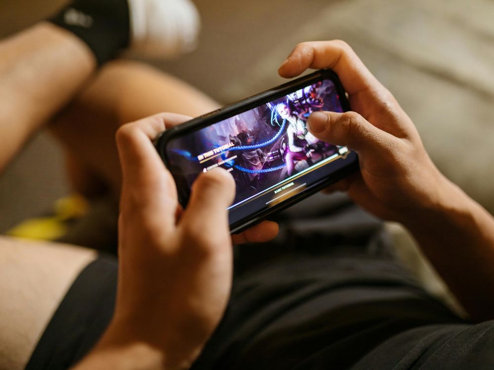 Para imagens nítidas, sons envolventes  e sem travamentos é importante  saber escolher bons celulares para jogos.