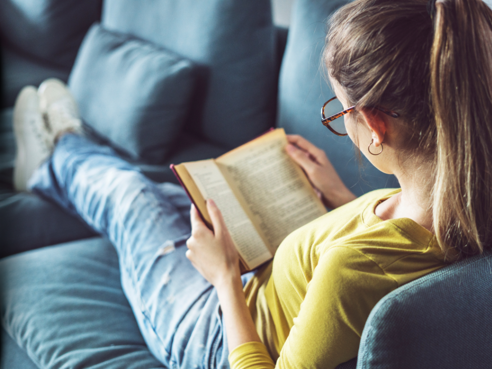 A leitura de livros, como a Abiblioteca da Meia Noite, é extremamente prazerosa.