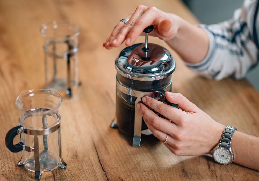 A prensa francesa é um método de preparo do café muito comum na Europa e está sendo cada vez mais difundido no Brasil e no mundo.